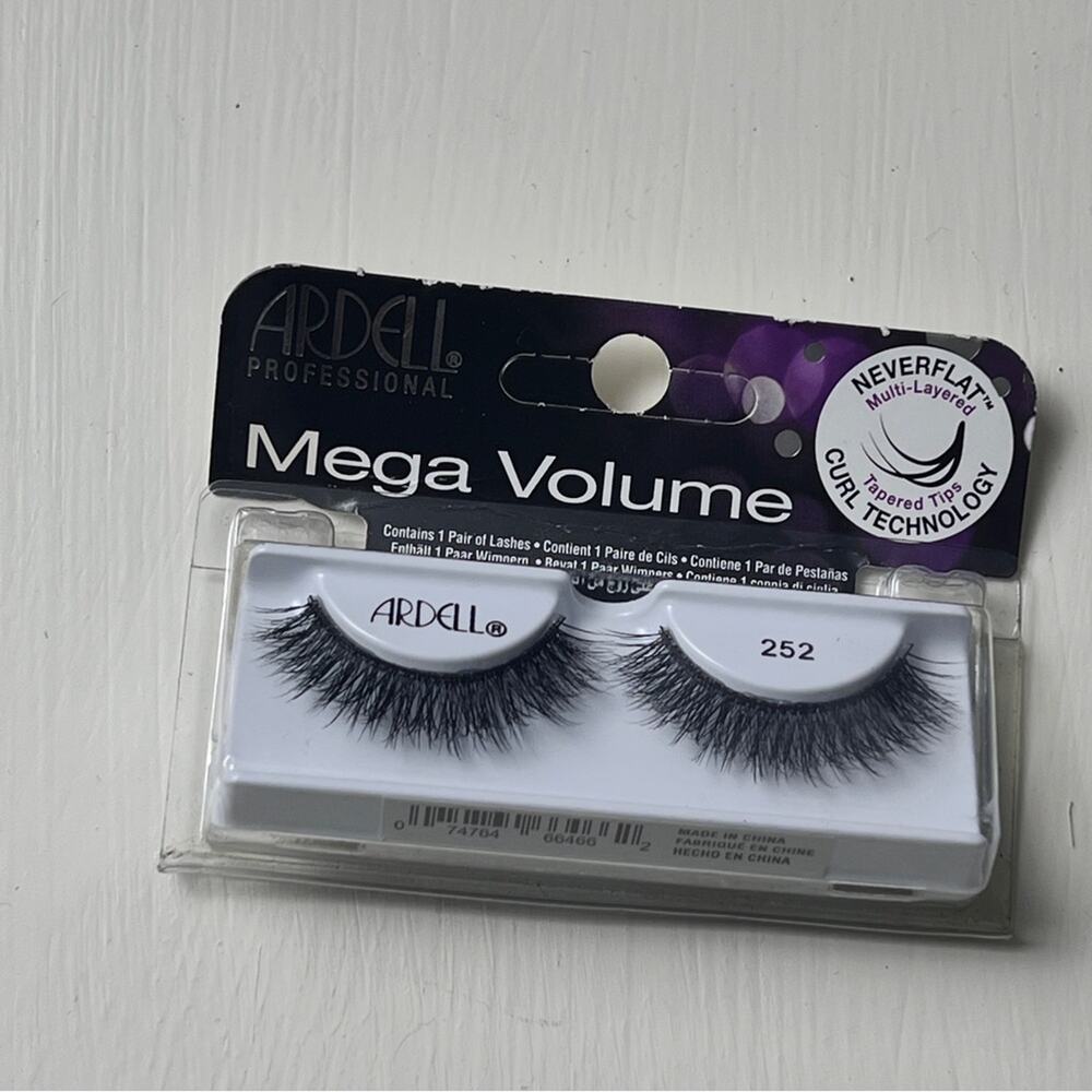 Ardell Professional Makeup Beauty Mega Volume Reusable Strip One Pack Lashes NW